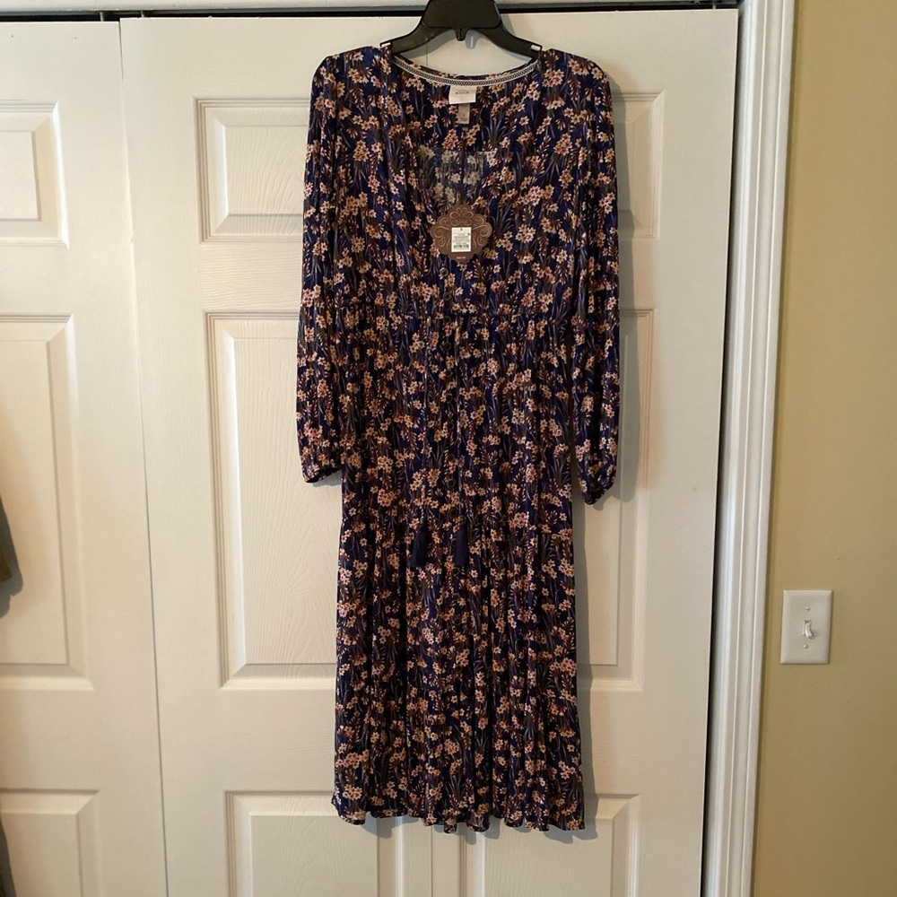 🎉SOLD LOCALLY🎉 Knox Rose navy floral midi - new with tag